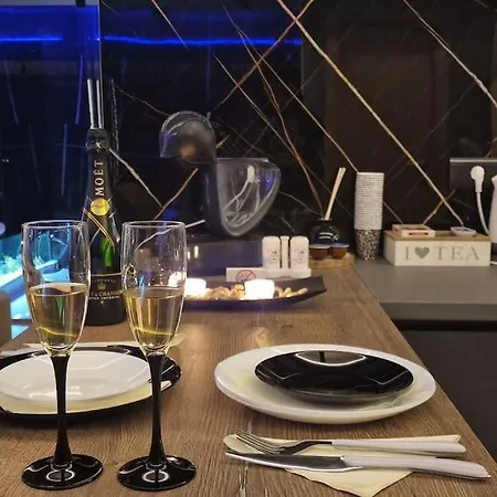 Romantic & Jacuzzi Apartment Skopje